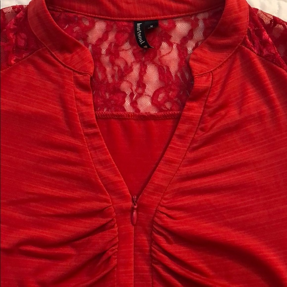 Red top - Picture 3 of 6